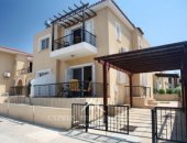 2 Спальный Полуотдельный дом на продажу в Пафос, Кипр