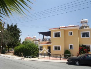 3 Спальный Полуотдельный дом на продажу в Пафос, Кипр