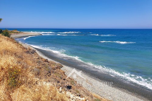 Пляж в Помос, Кипр.