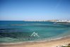 Вид на гавань Пафоса с пляжа отеля Ст Джордж, Кипр