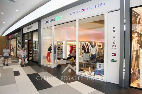 Стильный шопинг с брендами Лакост, Томми Хилфигер в молле Пафоса на Кипре