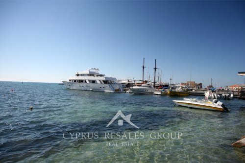 Прогулочные катера в порту Пафоса, Кипр