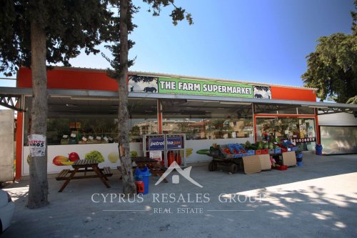 Супермаркет фермерскими продуктами в районе Юниверсал в Като Пафосе, Кипр