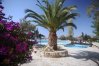 Роскошный бассейн возле Клубного Дома Лептос Камарес Вилледж, Тала, Кипр.