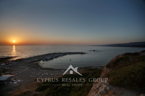 Закат в Ст Джордж над побережьем полуострова Акамас и заливом Лара, Пейя, Кипр