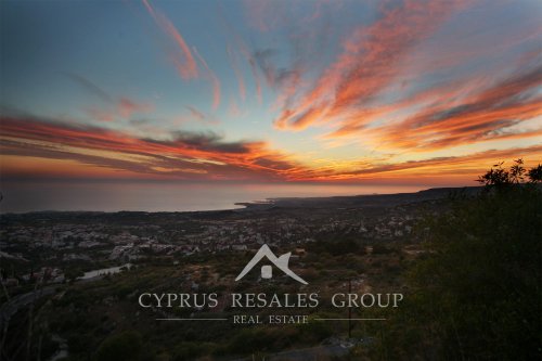 Обворожительный закат с горы Мелиссовунос в Тале, Кипр